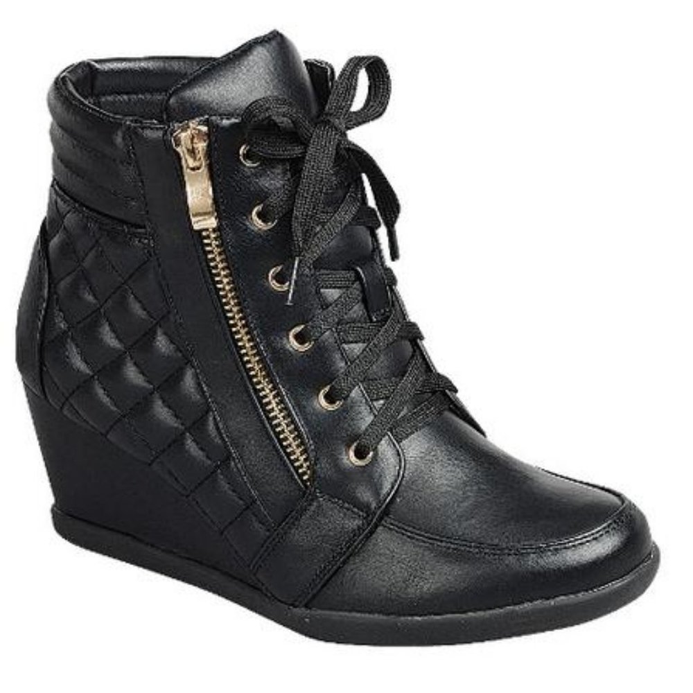 New Women's Forever Peggy-64 Hi-Top Quilted fashion sneaker blk